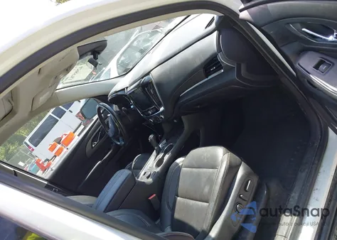 2018 Chevrolet Traverse Premier z USA, uszkodzony, nr VIN 1GNEVJKWXJJ231683